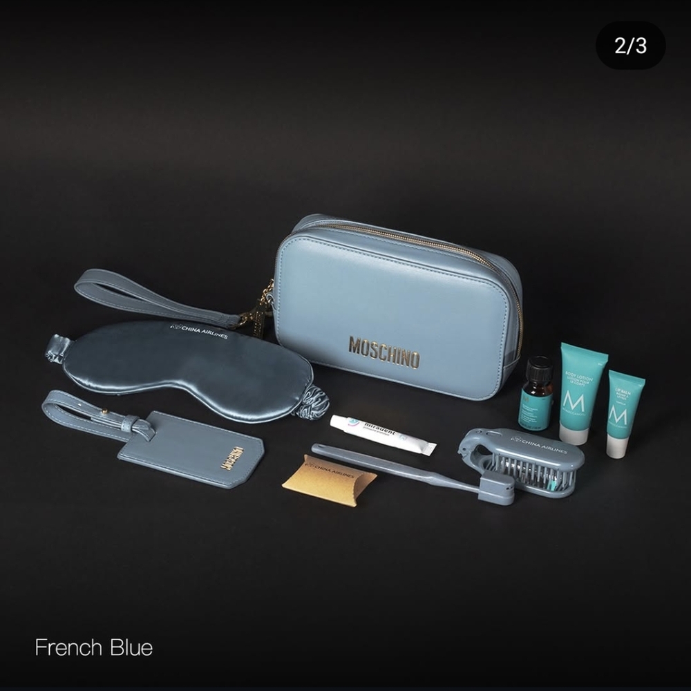 NEW Moschino China Airlines Business Class Amenity Kit Toiletry Bag FRENCH BLUE